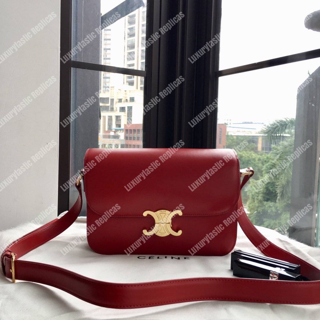 Ce**e medium triomphe bag in shiny calfskin red
