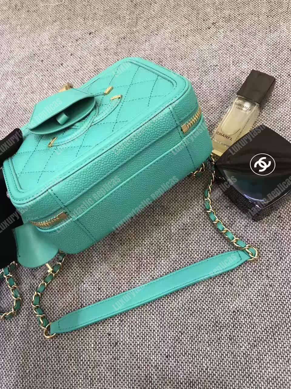 Ch*el small vanity case green