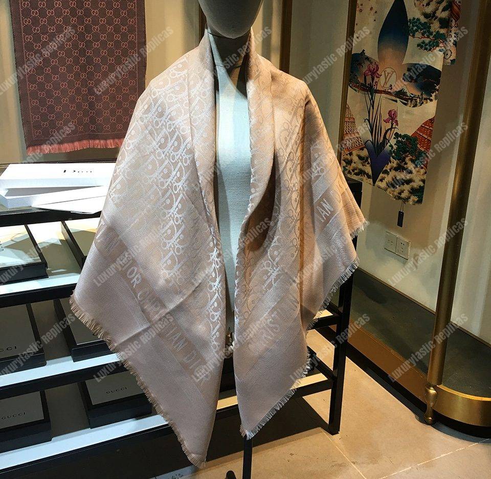 CD Oblique 140 Stole Beige