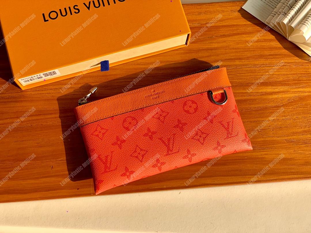 LV Discovery Pochette PM Orange