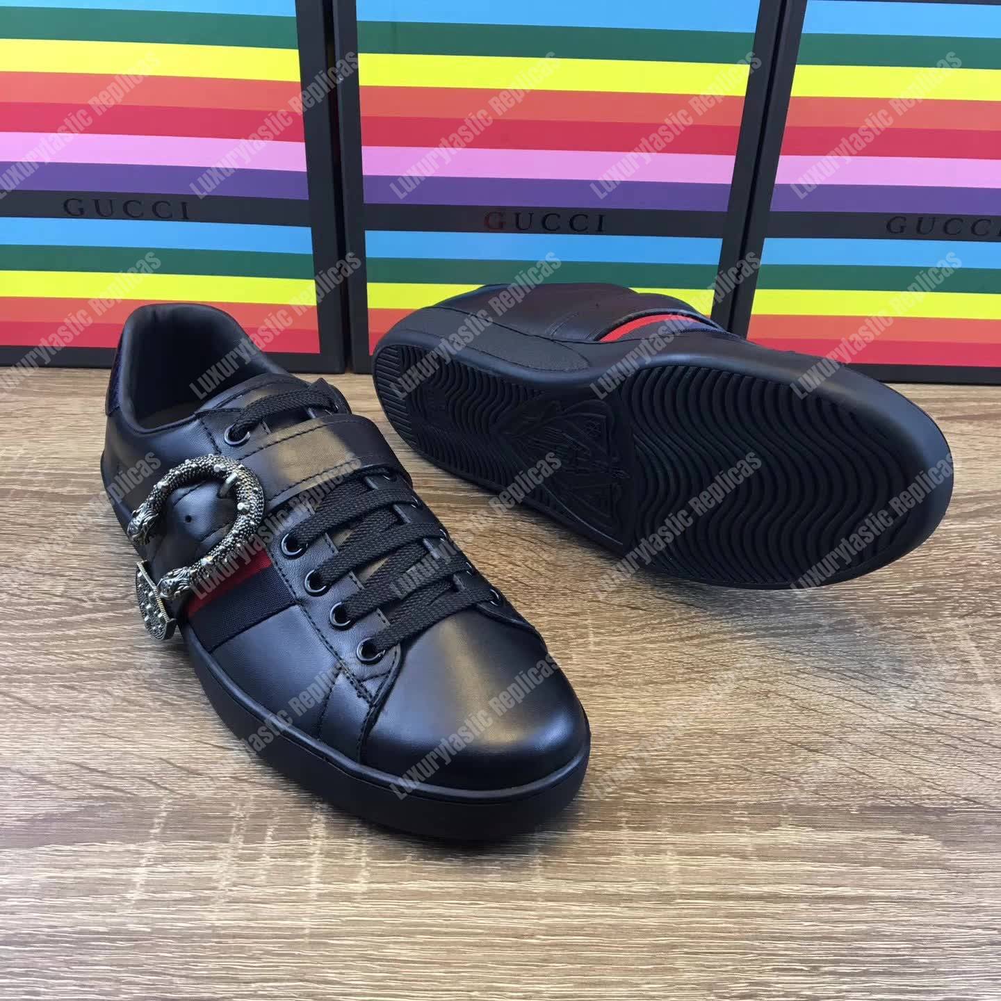 G*u*i ace dionysus buckle low top sneaker