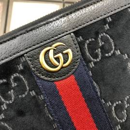 G*u*i gg velvet pouch black