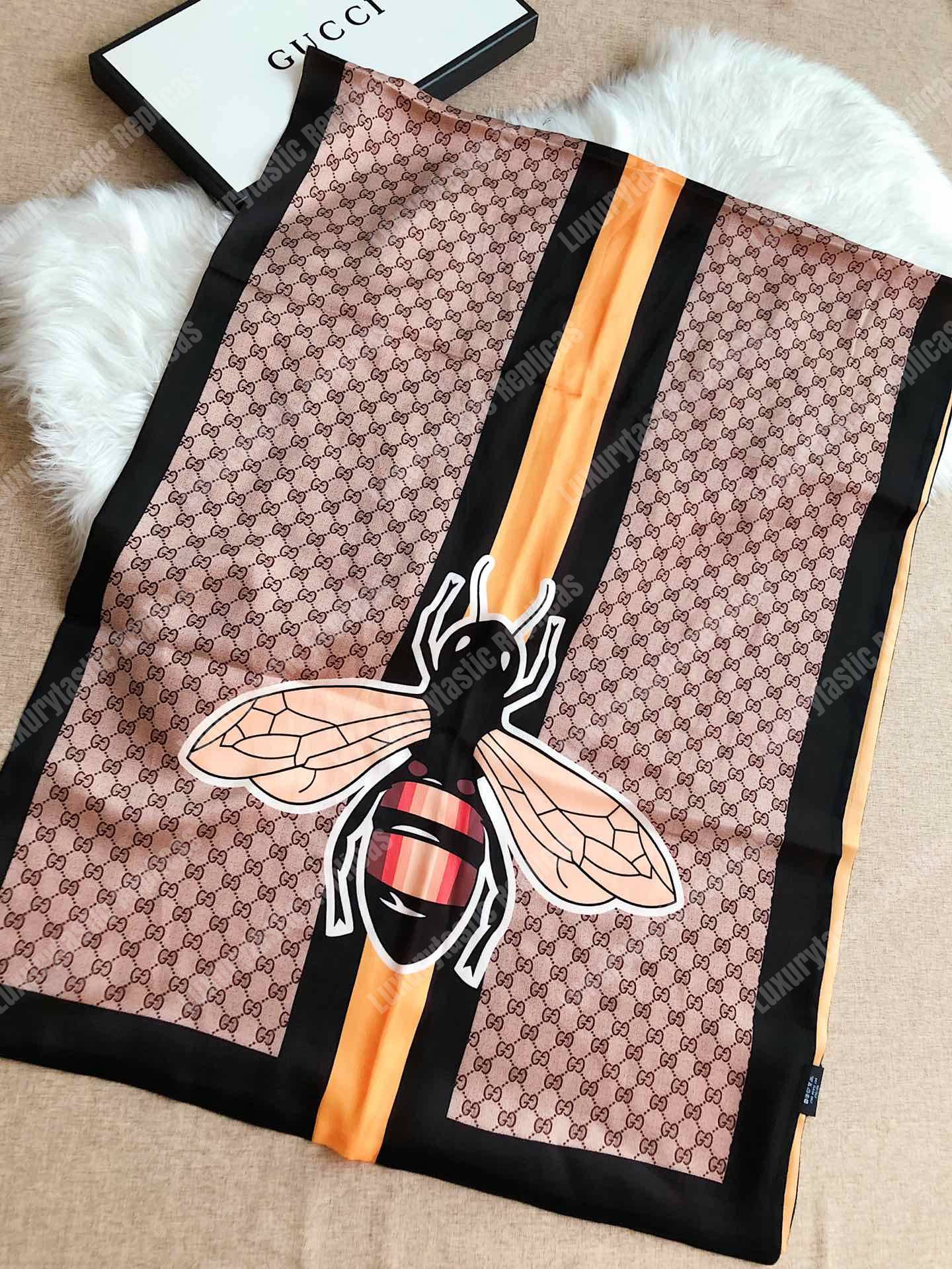 G*u*i bee print wool stole black